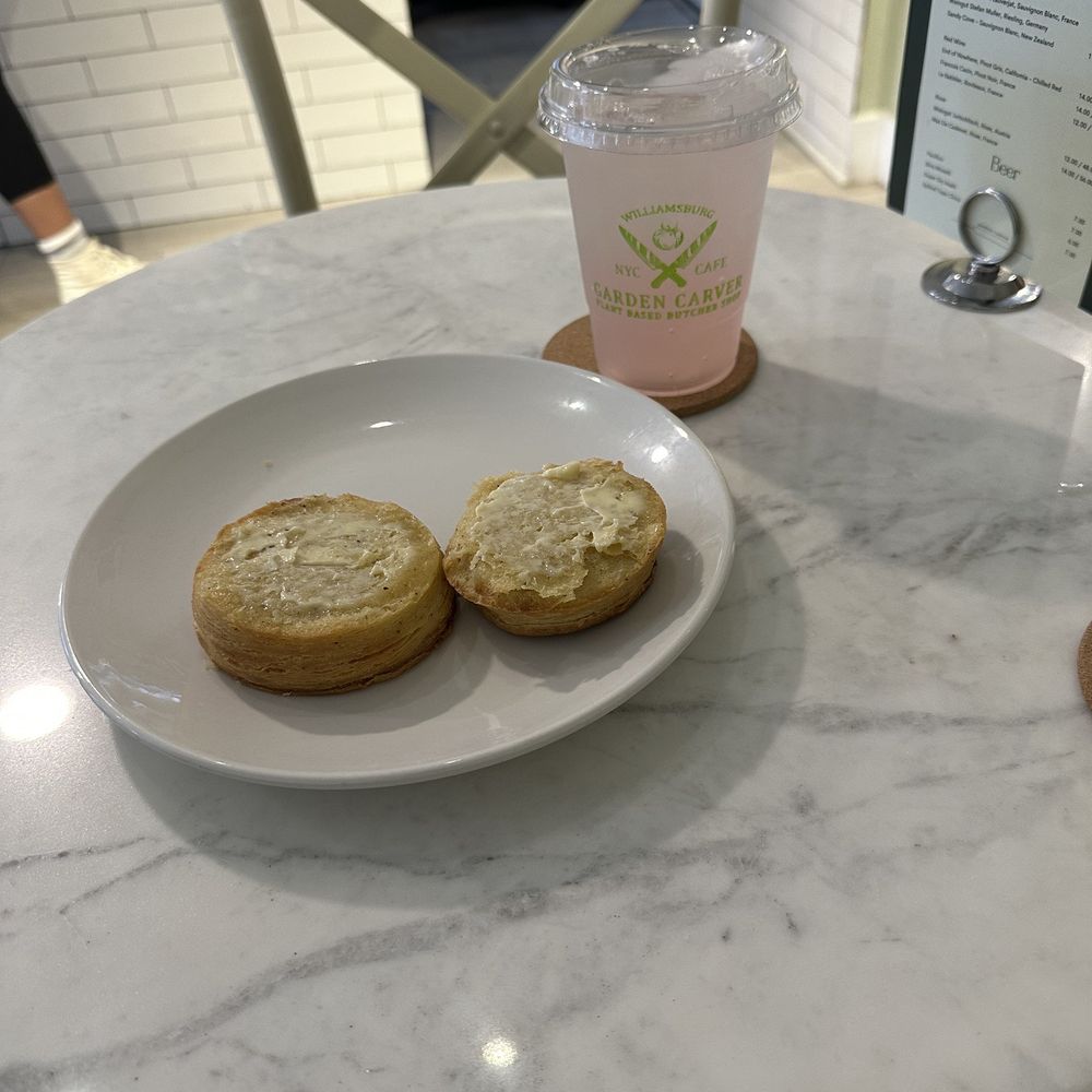 Garden Carver - Biscuit and blueberry lemonade - Vegan Near Me - Brooklyn, New York