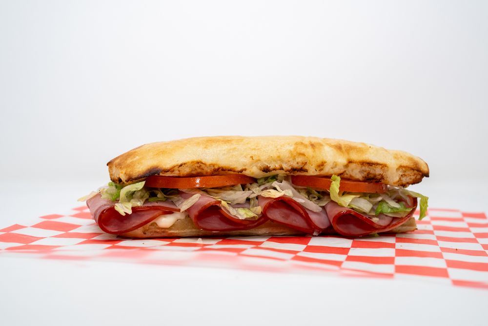 Nico's Pizza & Griders Logo