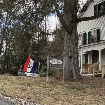 Old Number Six Book Depot - Bookstores Near Me - Henniker, New Hampshire