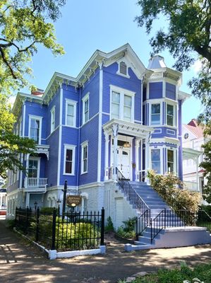 Savannah Dan Tours & Entertainment by null