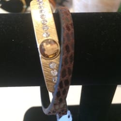El Mio Boutique - Leather bracelets $ 30.00