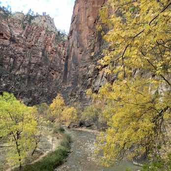 Riverside Walk - Fall colors - Hiking Near Me