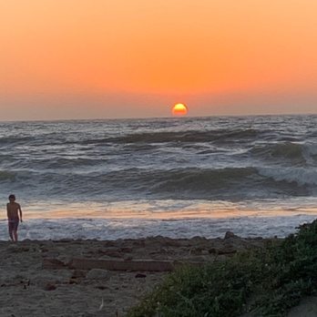 Rockaway Beach - Beaches Near Me - Pacifica, California