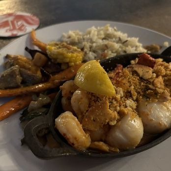 Covered Bridge Farm Table - NE Seafood bake - American Near Me - Campton, New Hampshire