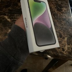 AT&T Store - IPhone 14