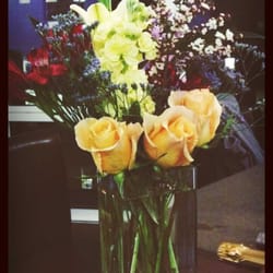 Metrotech Nature's Lane Florist - $25 Pre-made bouquet (roses, lillies, etc.)