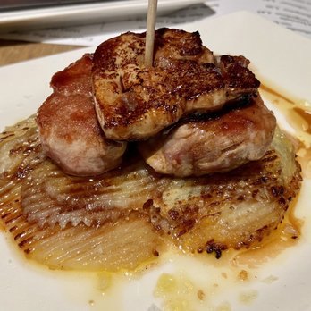 Ciutat Comtal - Solomillo Ibérico con Foie (Iberian pork loin with foie gras) - Tapas Bars Near Me - Barcelona, B