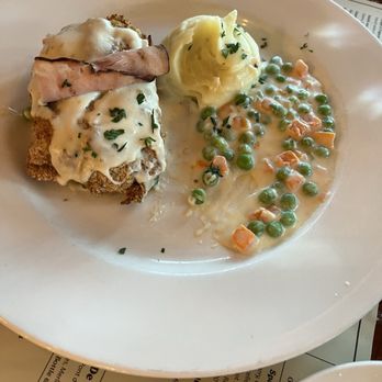 Chefs de France - Poulet Cordon Bleu - French Near Me - Lake Buena Vista, Florida