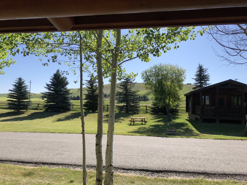 CANYON CABINS 101 Ruby Mountain Rd, Gallatin Gateway, Montana