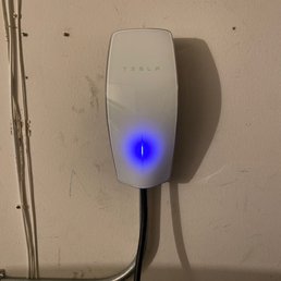 Tesla wall connector Tesla wall connector