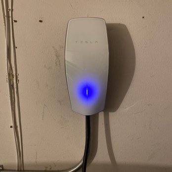 Green Earth Electric - Tesla wall connector - Electricians Near Me Green Earth Electric - Tesla wall connector - Electricians Near Me