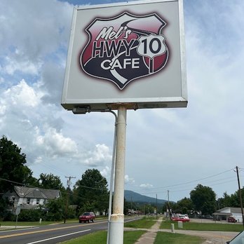 Highway 10 Cafe - American Near Me - Magazine, Arkansas Highway 10 Cafe - American Near Me - Magazine, Arkansas