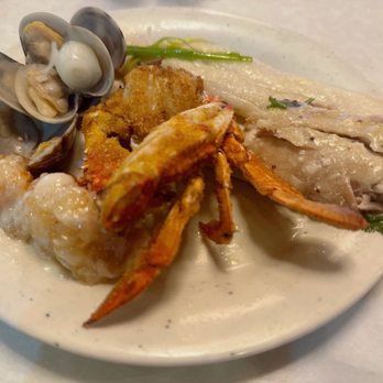 Harbor Seafood Super Buffet - Fried crab and baked salmon and steamed flounder - Buffets Near Me - Phoenix, Arizona