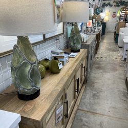 Nikki's Furniture & Decor