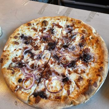 Yellow Sun Brewing - Blueberry hum hum pizza - Brewpubs Near Me - Rutherfordton, North Carolina Yellow Sun Brewing - Blueberry hum hum pizza - Brewpubs Near Me - Rutherfordton, North Carolina