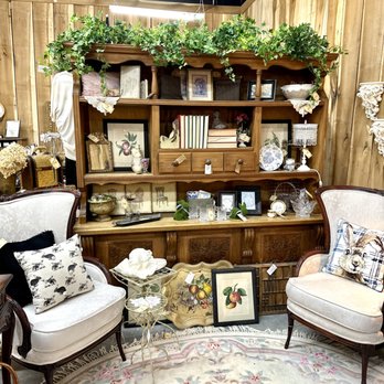 Shop On Main - Antiques Near Me - Ooltewah, Tennessee Shop On Main - Antiques Near Me - Ooltewah, Tennessee
