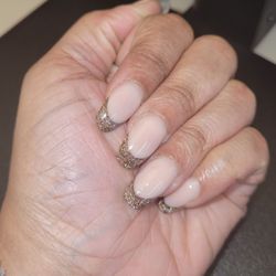 Vy Nails