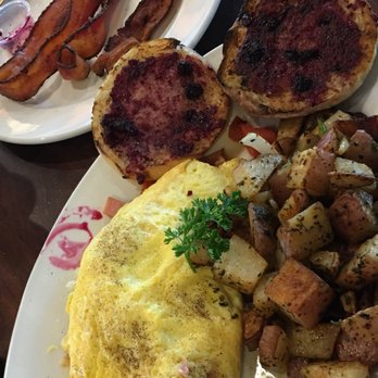 Googie Grill - American Near Me - Seaside, California