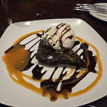 Firebirds Wood Fired Grill - Chocolate brownie with ice cream - Seafood Near Me - Chattanooga, Tennessee