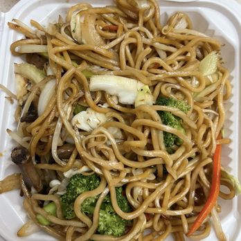 Ding How Restaurant - Vegetable Chow Mein - Chinese Near Me - Davis, California