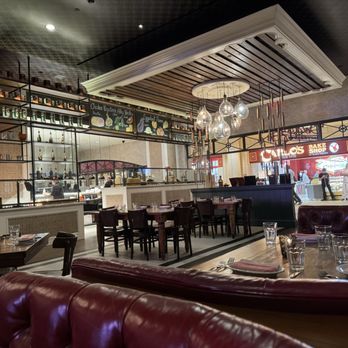 Buddy V's Ristorante - Interior, open kitchen - Italian Near Me - Las Vegas, Nevada