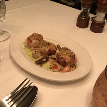 Hy's Steak House - Seared scallops - Steakhouses Near Me - Honolulu, Hawaii Hy's Steak House - Seared scallops - Steakhouses Near Me - Honolulu, Hawaii