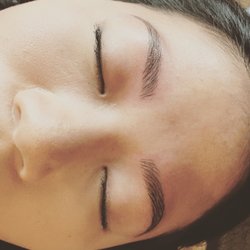 Raquel Utrillo - Semi permanent microblading tattoo