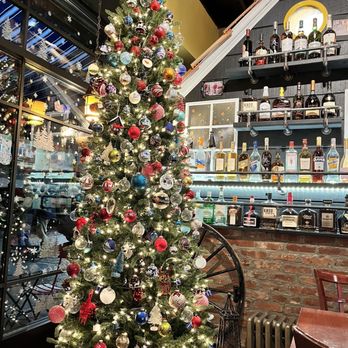 Parisienne Café - Beautiful holiday setting with delicious desserts! - Cafes Near Me - West Bronx, New York Parisienne Café - Beautiful holiday setting with delicious desserts! - Cafes Near Me - West Bronx, New York
