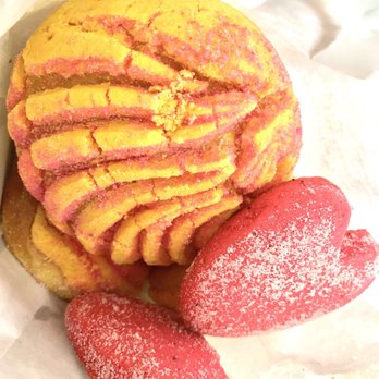 Mario's Bakery - Conchas and heart cookies - Bakeries Near Me - San Antonio, Texas