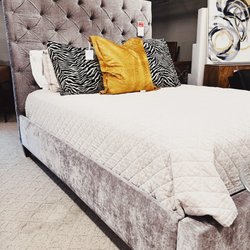 Intaglia Home Collection - Beautiful Queen Bed