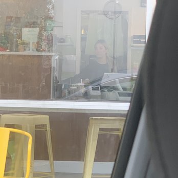Mr Green Bubble - Rude and I'm sure she treated me that way because she is racist - Coffee & Tea Near Me - Oakland, California