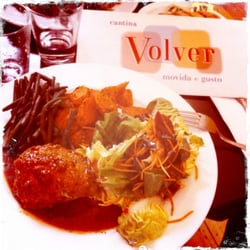 Volver - Une assiette de legumes aromatisee aux herbes et graines a 12,5 eur. Un regal pur.