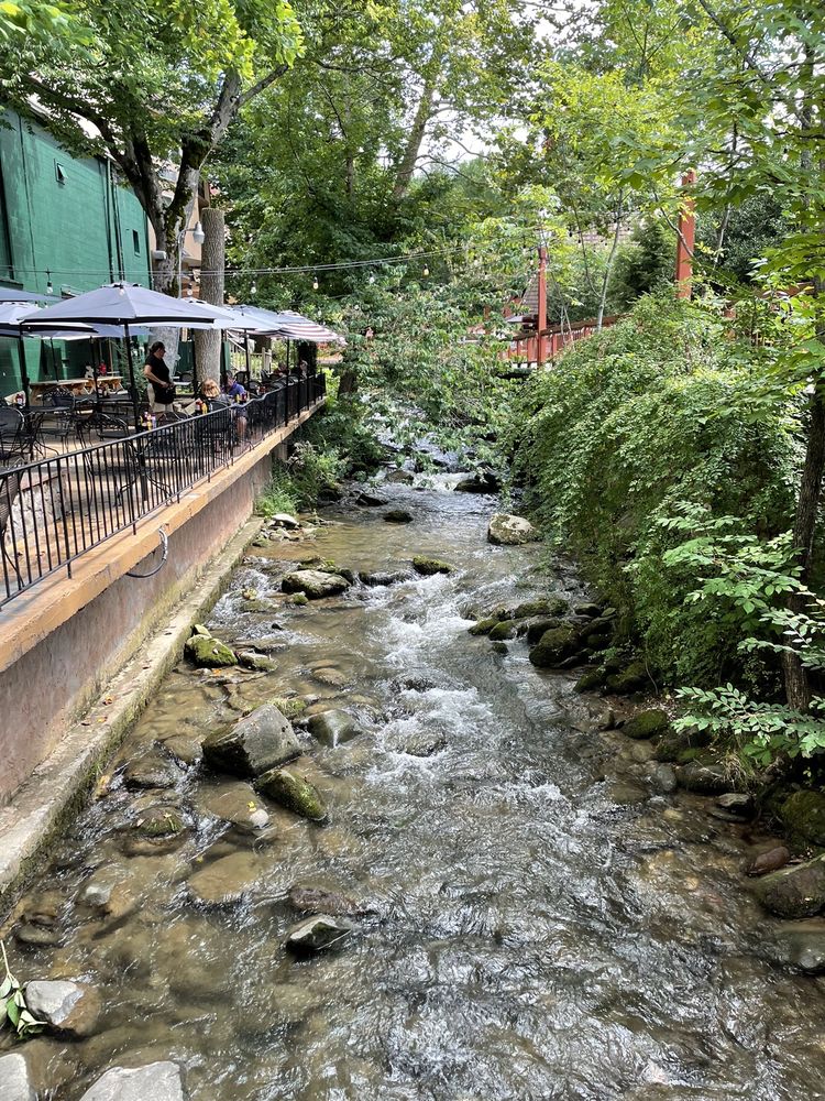 Howard's Restaurant Gatlinburg's Oldest Restaurant