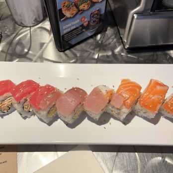 Trapper's Sushi - Rainbow roll - Sushi Bars Near Me - North Bend, Washington