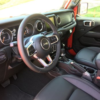 Vici Auto Group - Car Brokers Near Me - Van Nuys, California
