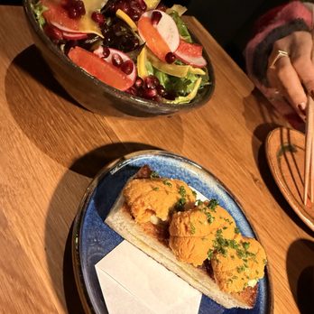 Sonmari - Uni toast and salad - Sushi Bars Near Me - Los Angeles, California