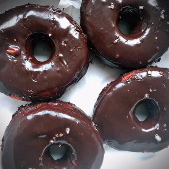 Dough - Box of 4 chocolate salted caramel - Desserts Near Me - New York, New York