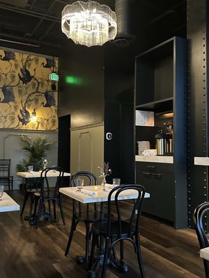 The Dandy of King Street Crossing by null