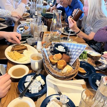 Cracker Barrel Old Country Store - Need more table! - American Near Me - Sheffield Lake, Ohio