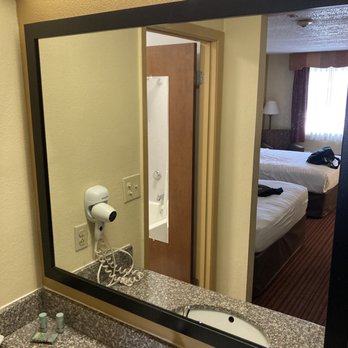Best Western Athens Inn - Bathroom mirror. - Hotels Near Me - Athens, Alabama Best Western Athens Inn - Bathroom mirror. - Hotels Near Me - Athens, Alabama