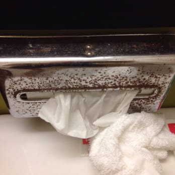 Econo Lodge Biltmore - Rusty fixtures - Hotels Near Me - Asheville, North Carolina