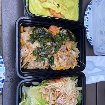 Bahn Thai - Yellow curry.  Dragon Noodles.  Papaya Salad. - Thai Near Me - San Diego, California