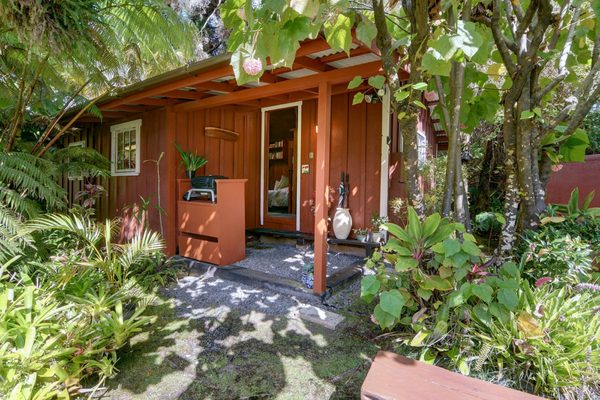 Volcano Artist Cottage by null