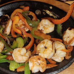 Los Cantaritos Mexican Grille - Shrimp Fajitas after pulling out 1 lb of onions!