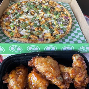 Pizza Twist - tikka masala pizza twist w/chicken and mango habanero chicken wings - Pizza Near Me - Vacaville, California Pizza Twist - tikka masala pizza twist w/chicken and mango habanero chicken wings - Pizza Near Me - Vacaville, California