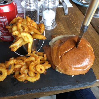 ITJL - Spicy chicken burger was amazing! - Cafes Near Me - Colindale, XGL