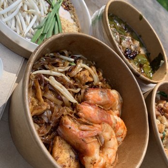 Holy Basil - Thai Near Me - Los Angeles, California