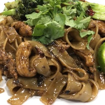 Yummefy Flavors of India, Nepal & Thailand - Drunken Noodles with very tender beef! Added cilantro! - Asian Fusion Near Me - Birmingham, Alabama Yummefy Flavors of India, Nepal & Thailand - Drunken Noodles with very tender beef! Added cilantro! - Asian Fusion Near Me - Birmingham, Alabama