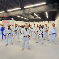 G13 Brazilian Jiu-Jitsu HQ US - Noon class with black belt professor Aren Besson