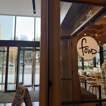 Fond - Entrance (inside Santander tower) - Salad Near Me - Dallas, Texas